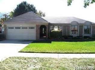 1730 Three Lakes Dr, Troy, MI 48085