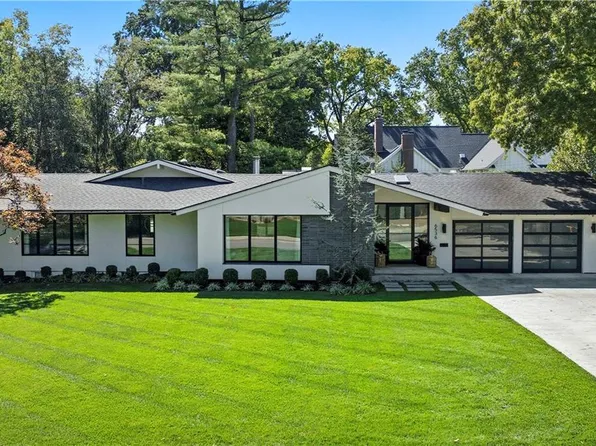 6536 Granada Dr, Prairie Village, KS 66208