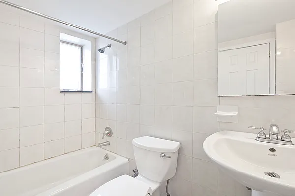 Rented by R New York | media 17