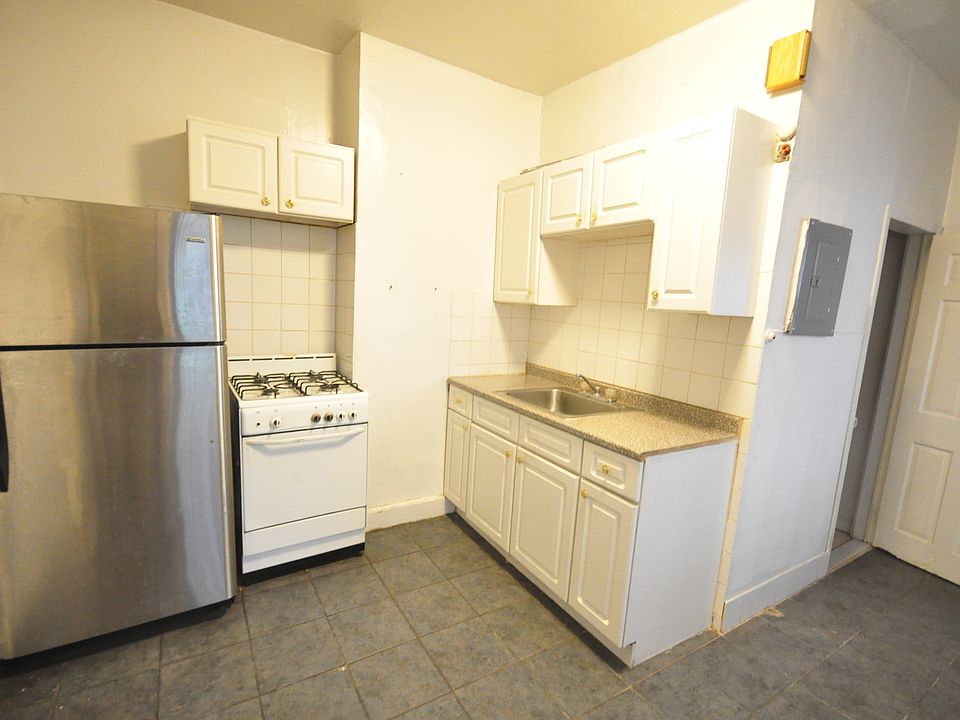 2nd image of 1249 Shackamaxon St APT 1R