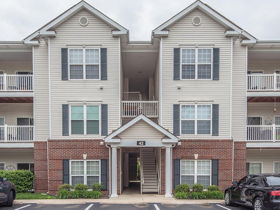 1st image of 33 Kassebaum Ln APT 104