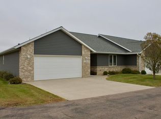 1036 S Crailsheim Rd, Worthington, MN 56187