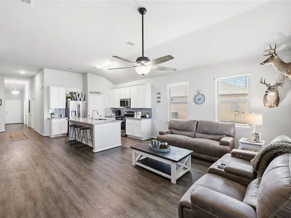 14815 Rain Tree Dr, Baytown, TX 77523