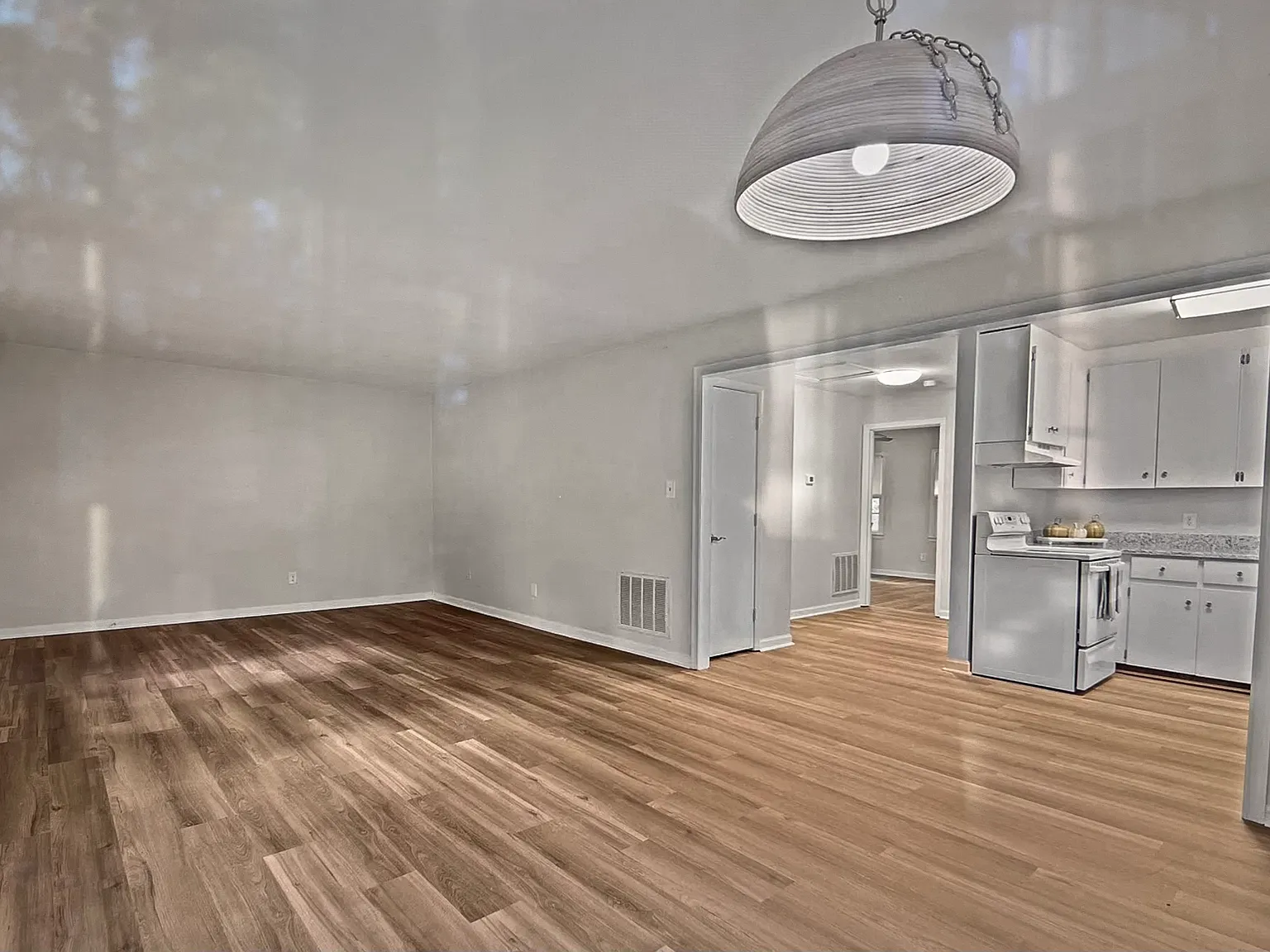 2 bed, 1.5 bath, 1015 sqft, $1,950 — Photo 4