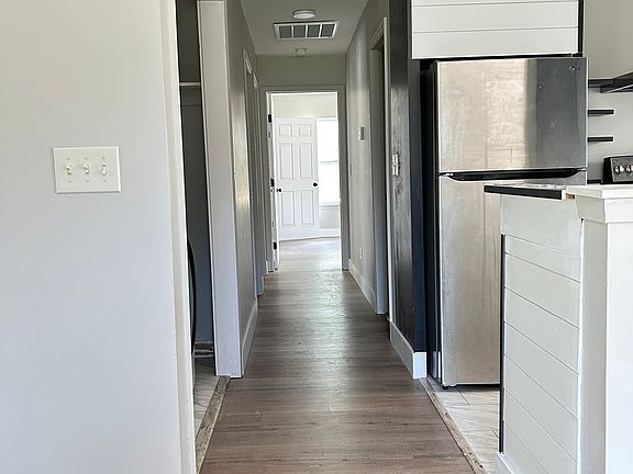 4th image of 353 Courtenay Ave