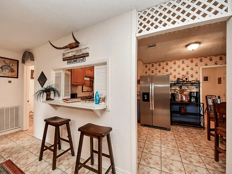 17018 Water Oak Dr #B — Photo 2