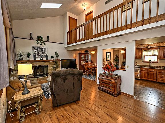 5th image of 111 Kimberly Dr