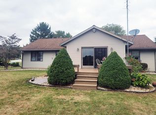 3915 E Lakeview Trl, Leesburg, IN