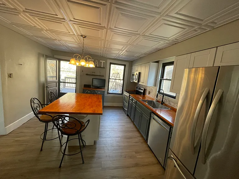 408 Washington St — Photo 15