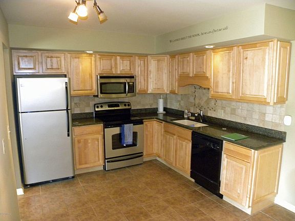 2nd image of 3624 Lakeshore Dr APT H6