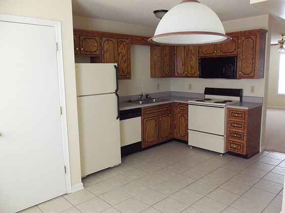 5th image of 104 Coyote Ct