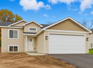 256 Dakota Ave, Roberts, WI 54023