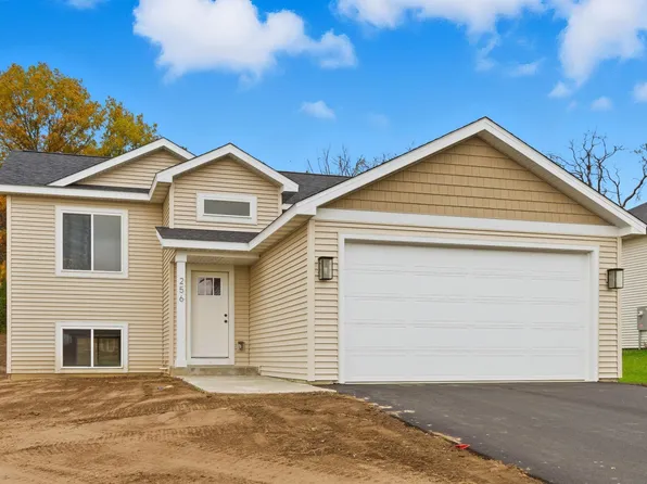 256 Dakota Ave, Roberts, WI 54023