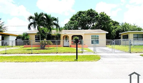 4 bed, 1373 sqft, $3,150 — Photo 2