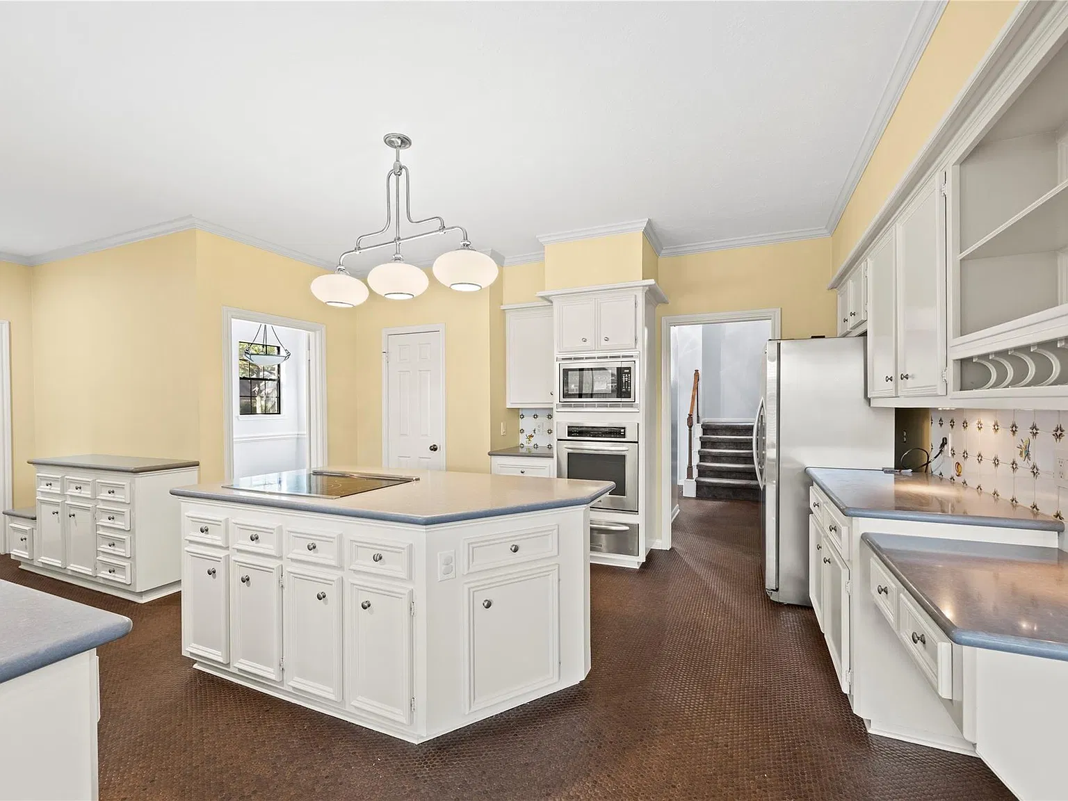 4 bed, 3.5 bath, 2911 sqft, $3,000 — Photo 4