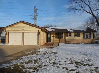 1289 Maple Ln, Elk Grove Village, IL 60007