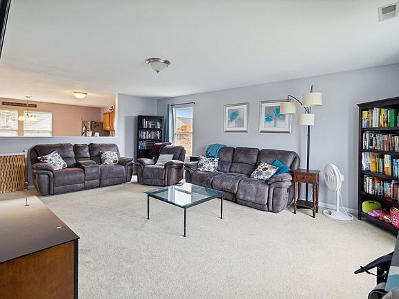 3rd image of 4214 Country Meadows Dr