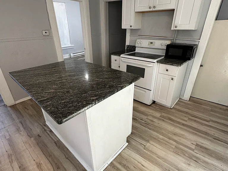 25 Green St #3C — Photo 2