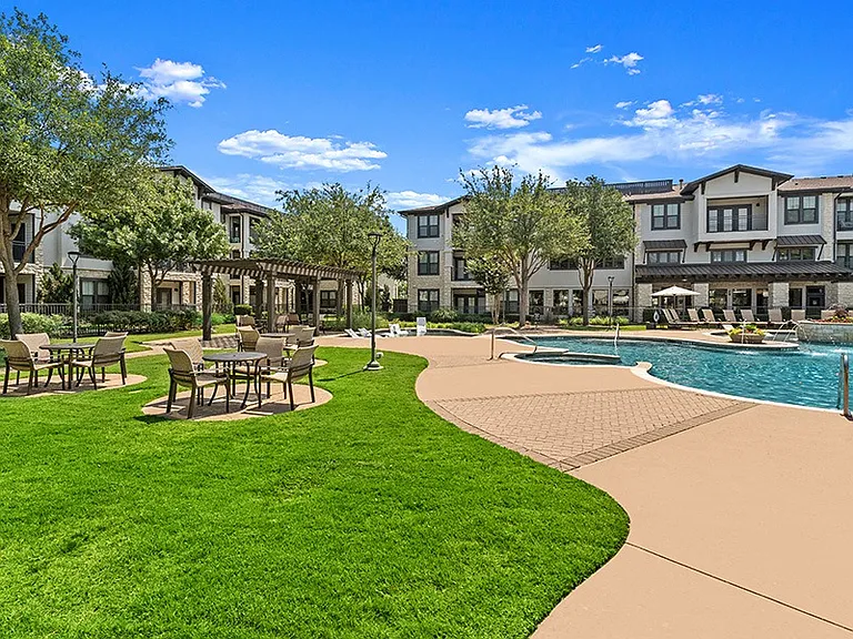 Plenty of outdoor green space for relaxing and entertaining