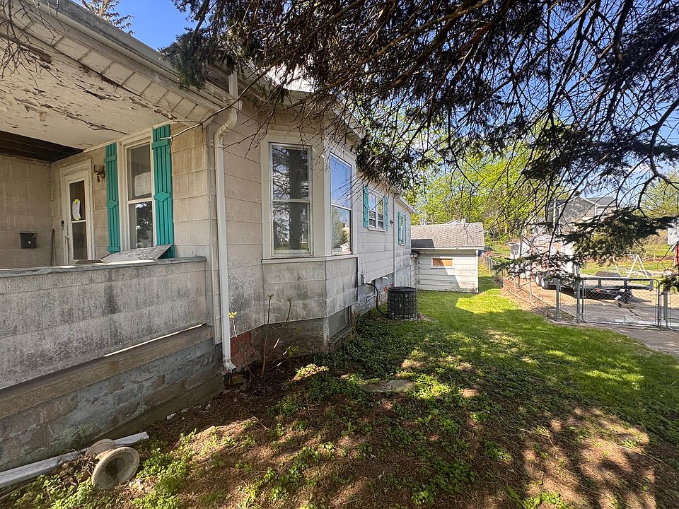 2nd image of 109 S Lakeview Ave