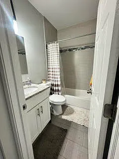 1300 N Greenview Ave #2R — Photo 11