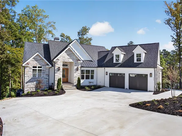 771 Sunset Cove Dr, West Union, SC 29696