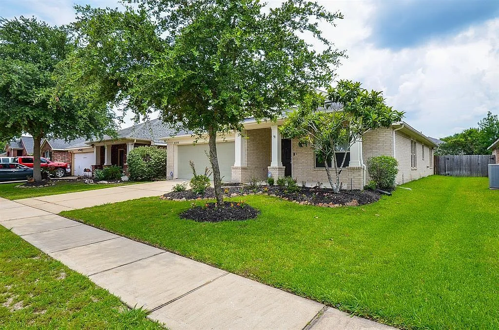 Building Photo - 4006 Autumn Pines Trl