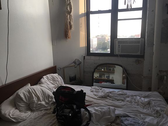 5th image of 1085 Willoughby Ave #U403