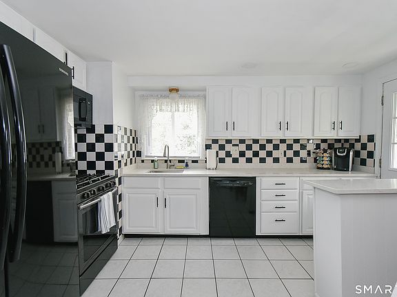 3rd image of 65 Crystal Street