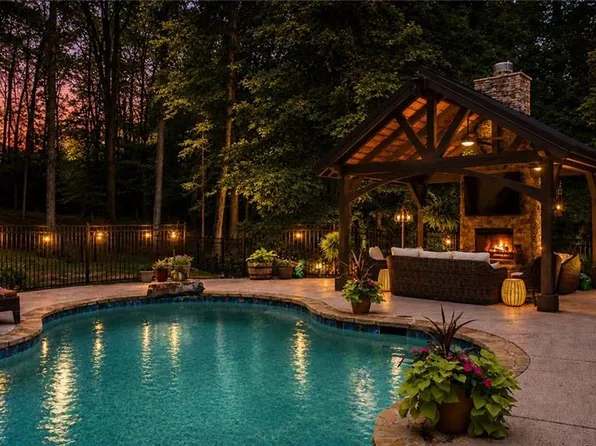 2195 E Maddox Rd, Buford, GA 30519