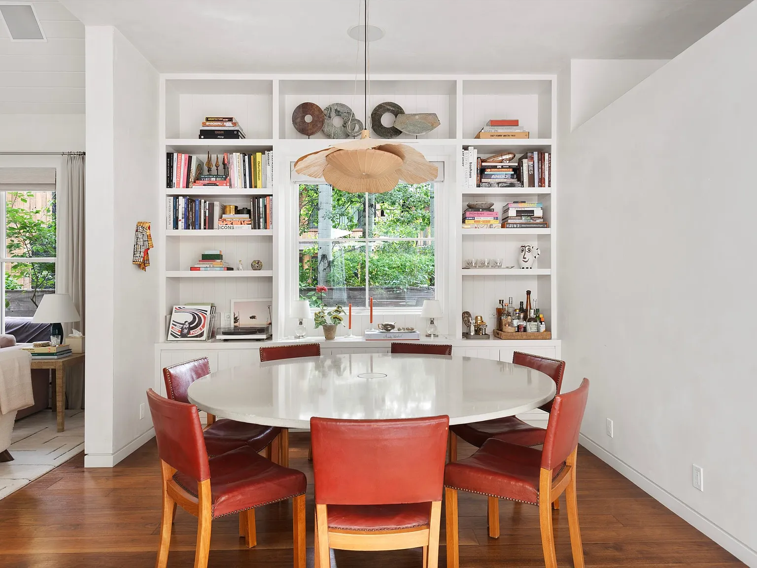 5 bed, 4.5 bath, 4421 sqft, $150,000 — Photo 4
