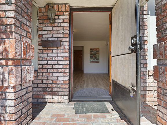 5th image of 1004 S Shasta Ave