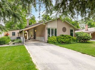 865 Krosno Blvd, Pickering, ON L1W 1H2