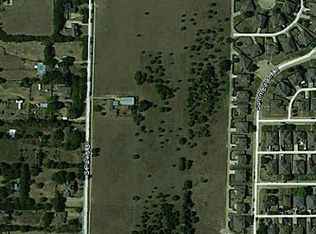 1 Tulip Trl, Desoto, TX 75115