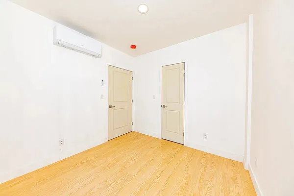 Bedroom, photo 3