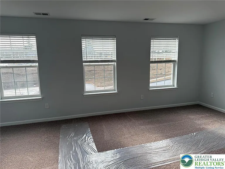 1077 Turnstone Dr — Photo 13