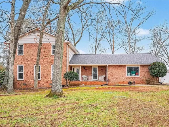 2571 Highland Golf Course Dr SE, Conyers, GA 30013