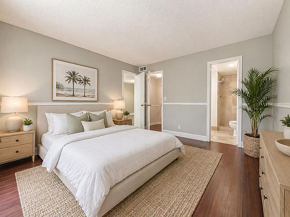 5th image of 1638 Embassy Drive #205