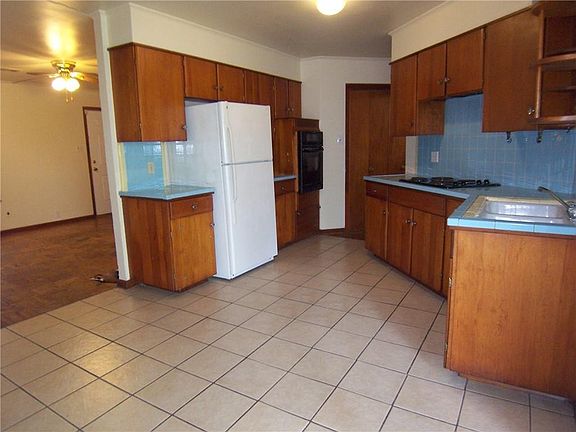 5th image of 5415 Sabina Dr
