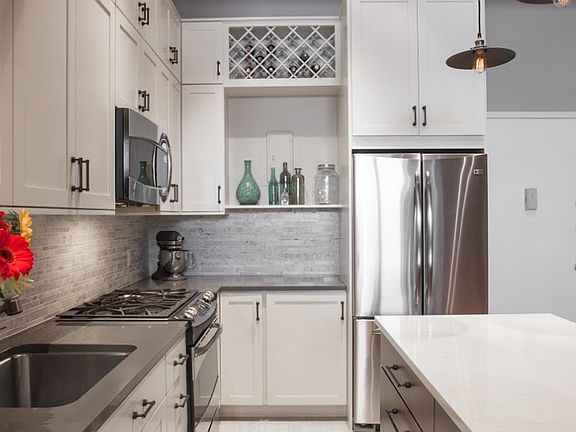 3rd image of 205 E 22nd St APT 2D