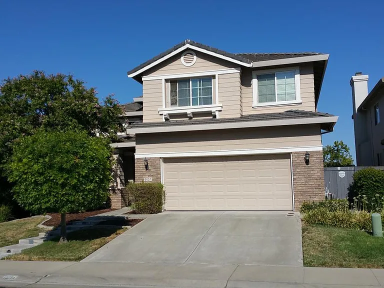 1437 Mayfield St — Photo 6