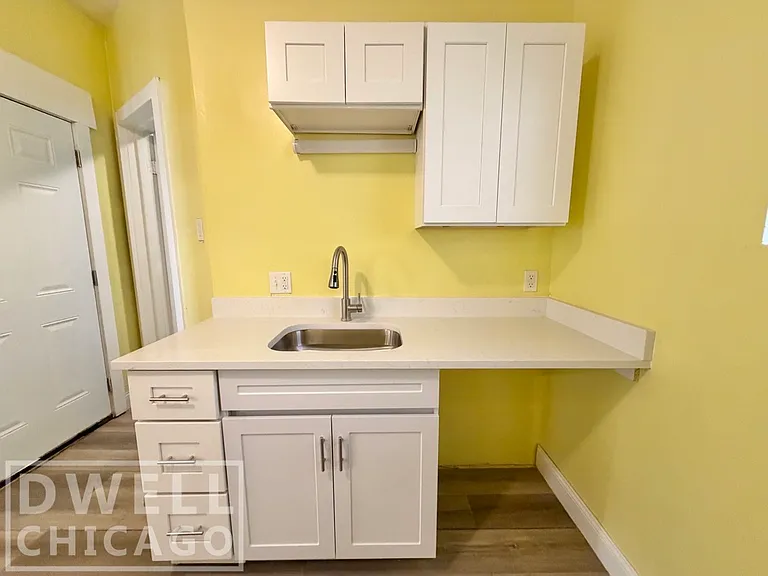 731 N Christiana Ave #1F — Photo 1
