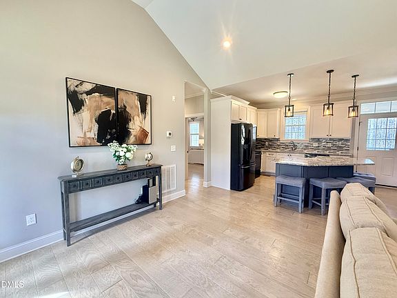 5th image of 128 Bessie Ln