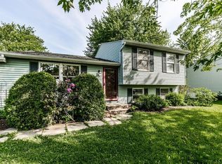 8233 Mantova Dr, Clay, NY 13041