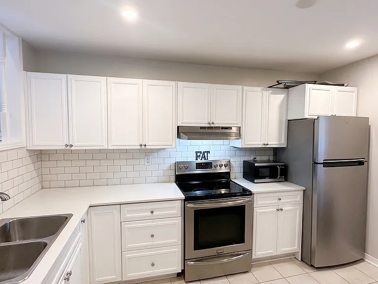 659 Wilson St #3 — Photo 12