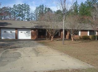 1059 Spring Grove Rd, Jesup, GA 31545
