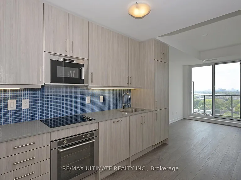 297 College St #1510 — Photo 2