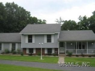 2714 Lake Wood Dr, Vandalia, IL 62471