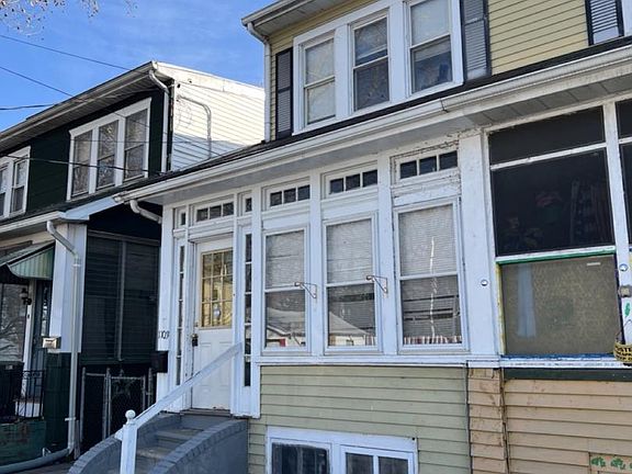 2nd image of 1103 Dayton St