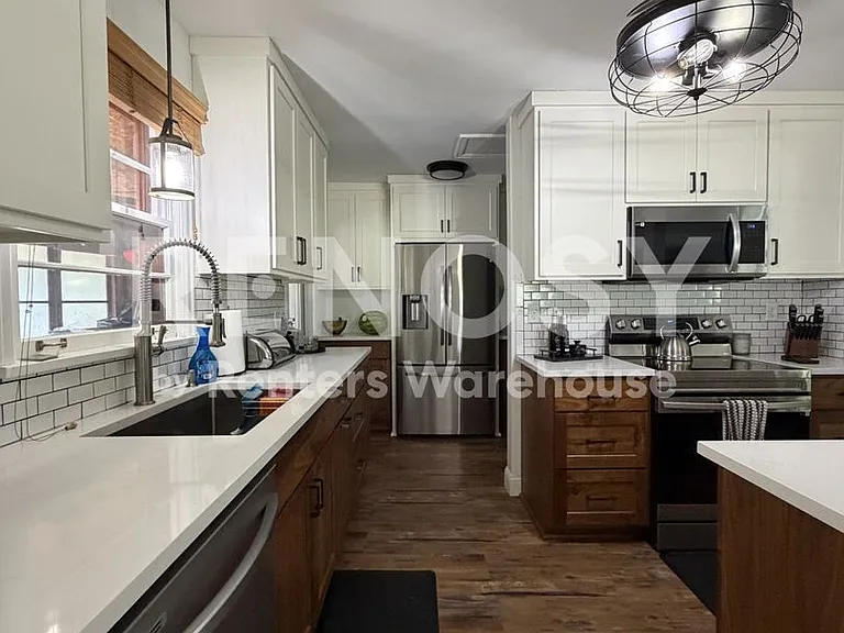 52 West Rd — Photo 2